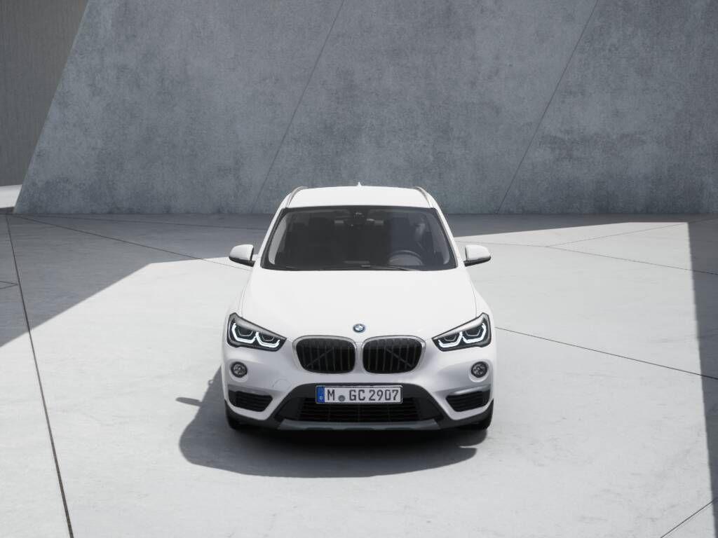 BMW X1 xDrive25e xLine LED SpurAss StHzg AHK Navi