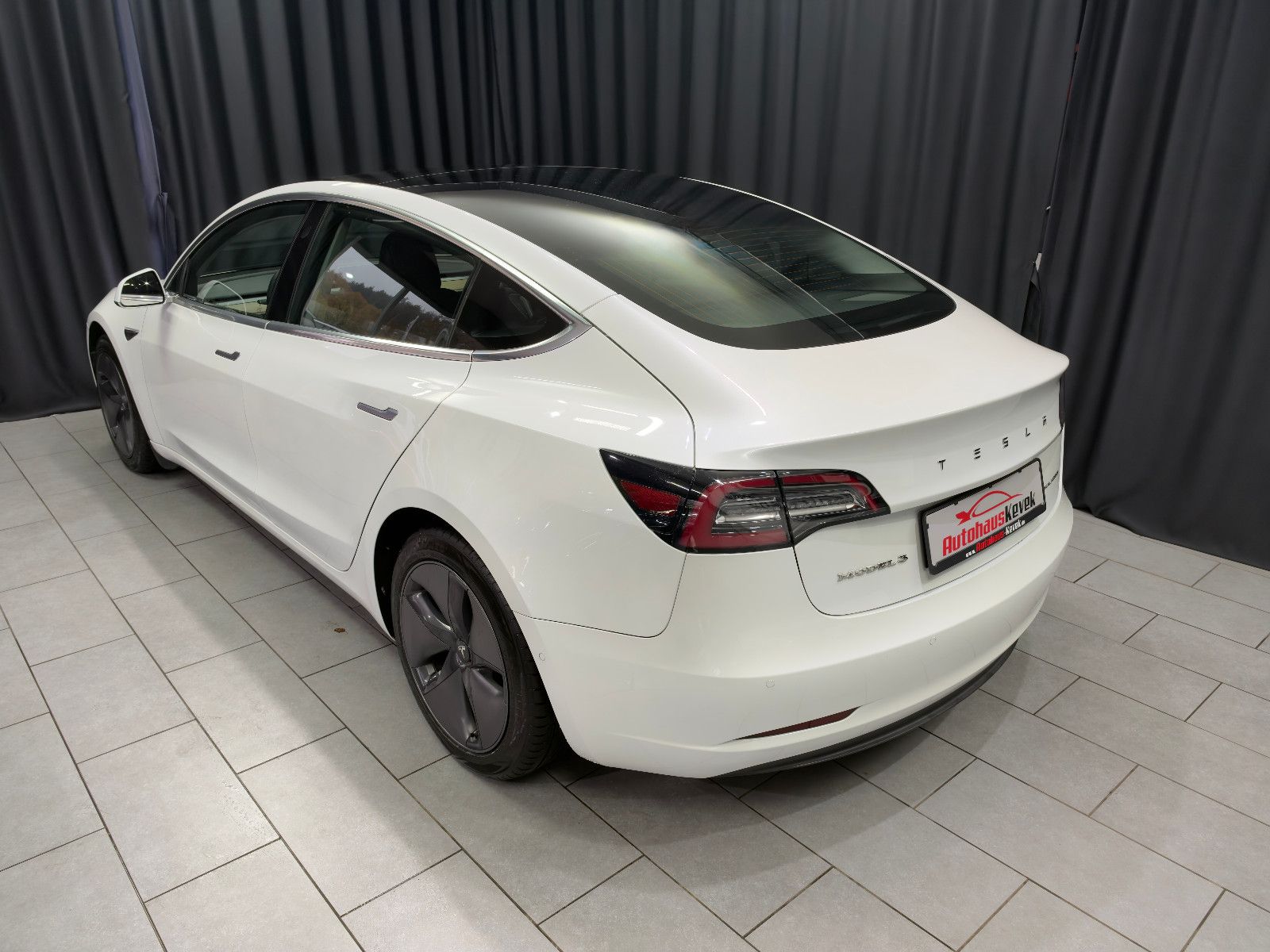 Fahrzeugabbildung Tesla Model 3 Long Range Dual AWD |PANO|PREMIUM-SOUND
