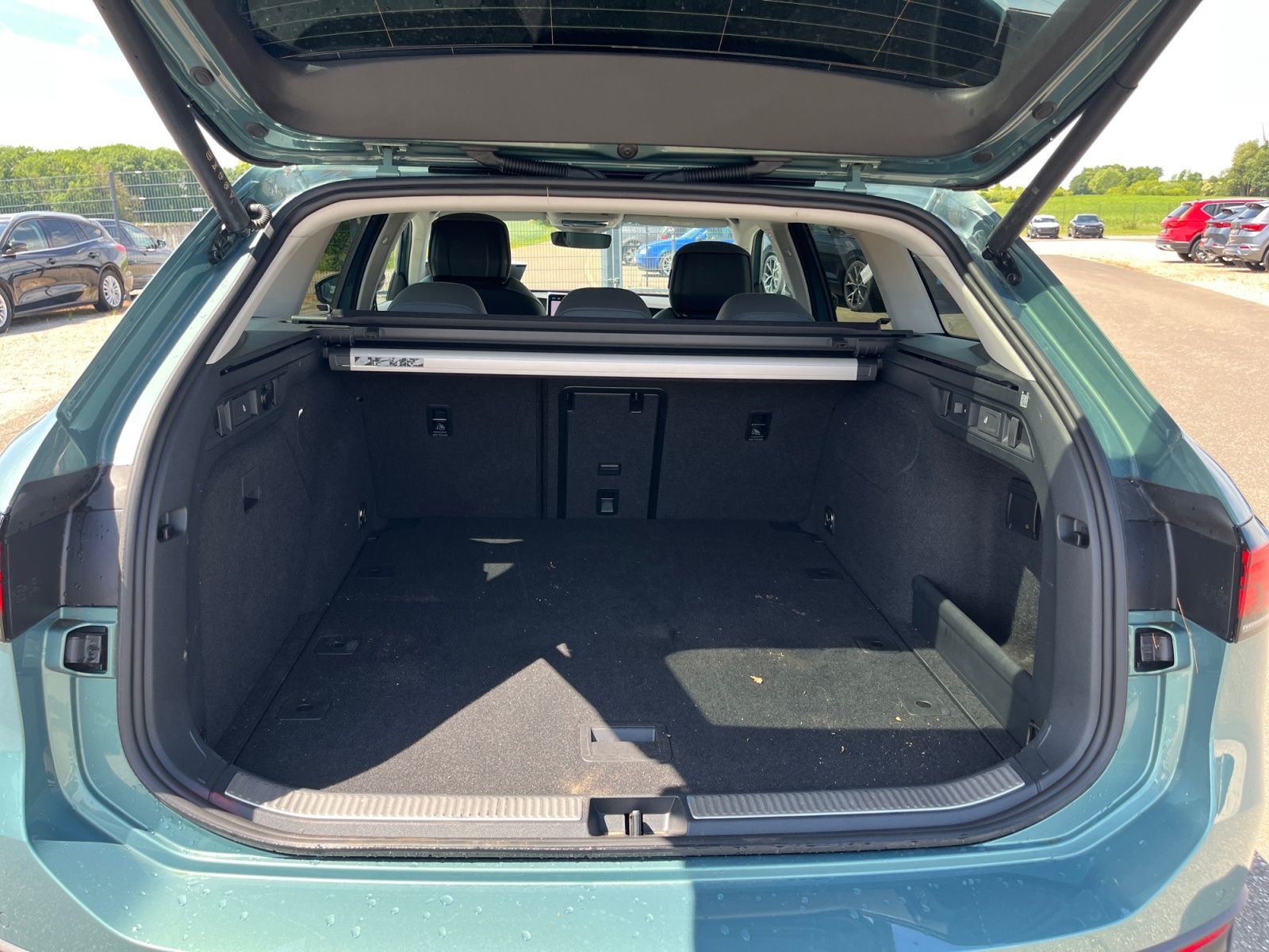 Volkswagen Passat Variant - Bild 12