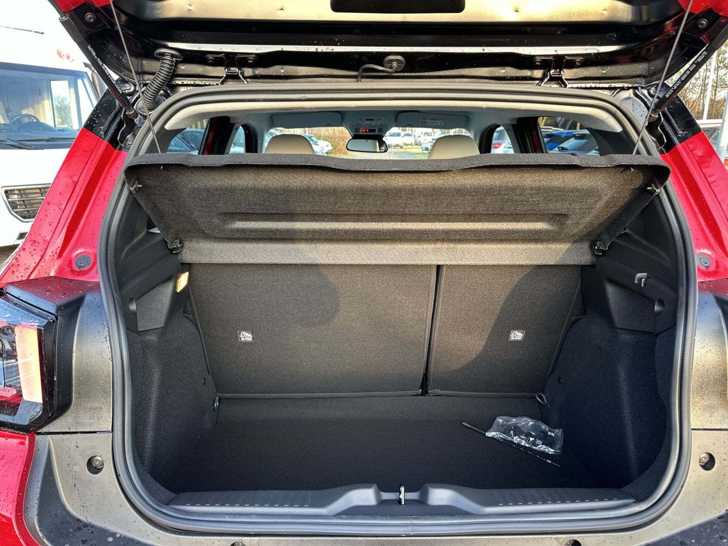 Fahrzeugabbildung Citroën C3 Hybrid 110 Max Navi CarPlay Temp. SHZ