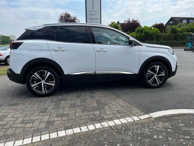 Fahrzeugabbildung Peugeot 3008 PureTech 130 Stop & Start Allure
