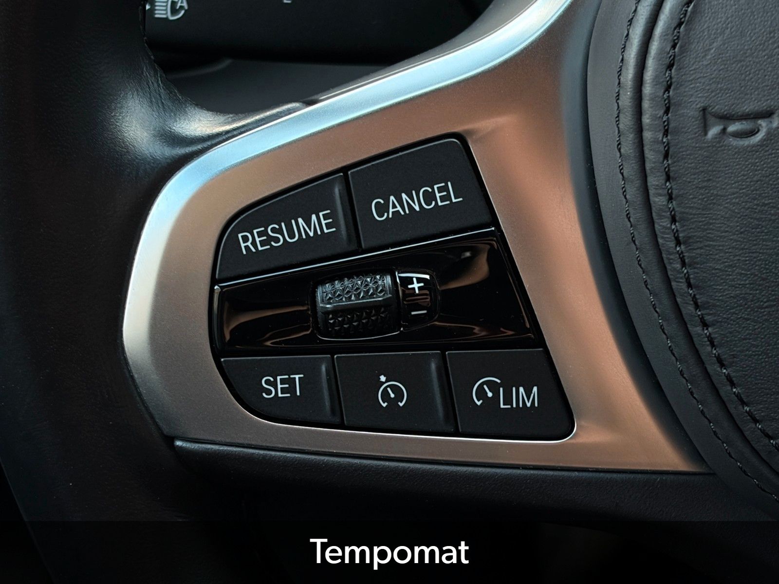 Fahrzeugabbildung BMW 118i M Sport SHZ HiFi Adap. LED PDC TEMP CarPlay