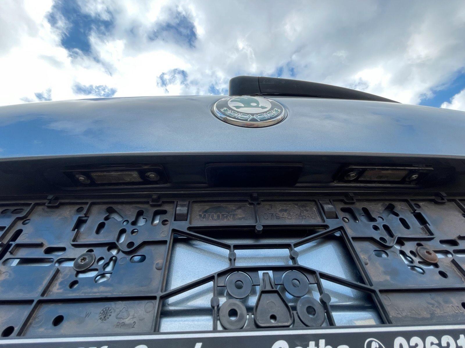 Skoda Octavia 2012 — фото 15