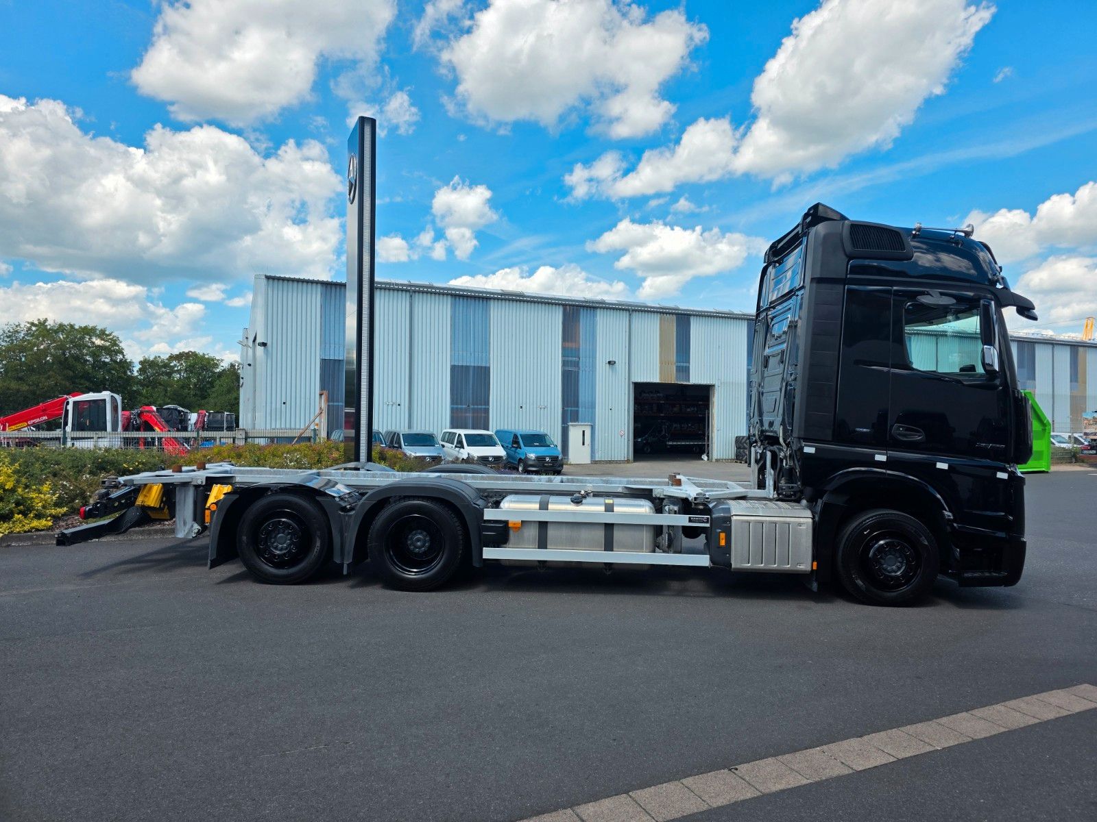 Fahrzeugabbildung Mercedes-Benz Actros 2552 L BDF Vantec hydr. liftbarer Rahmen