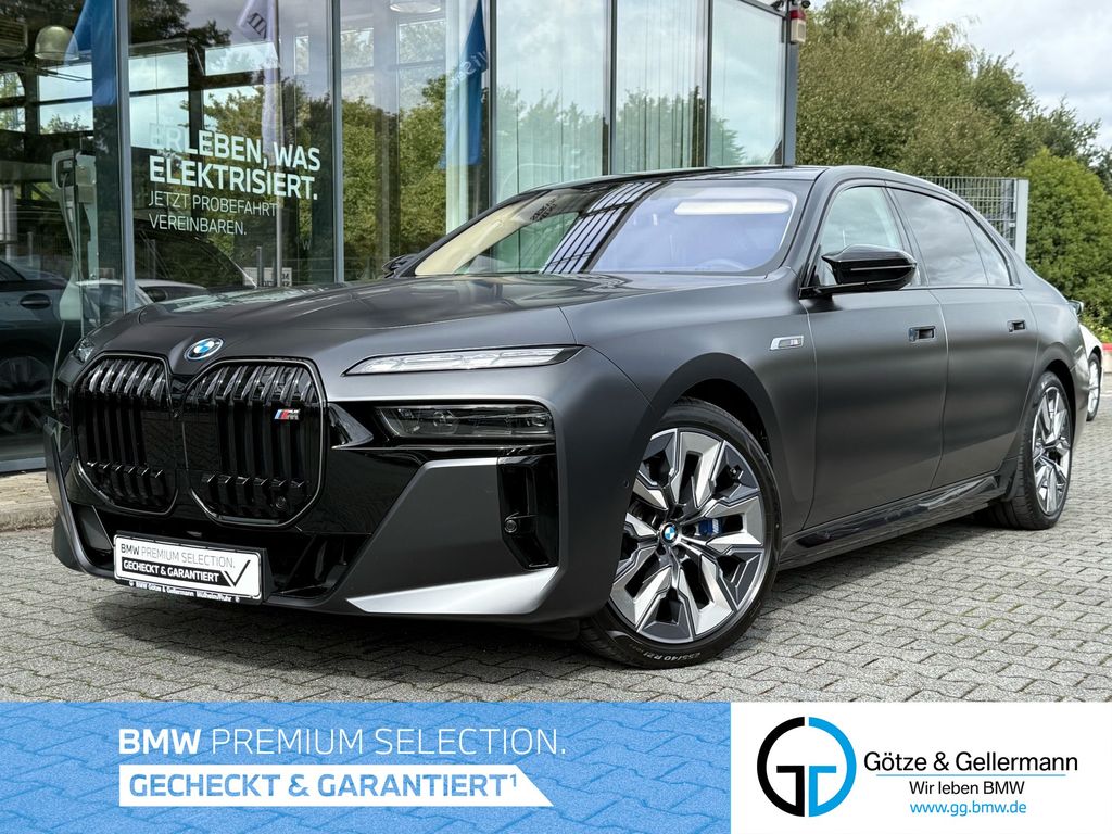 BMW i7