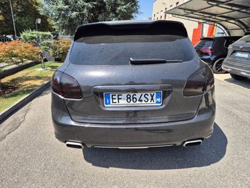 Porsche Cayenne - 6