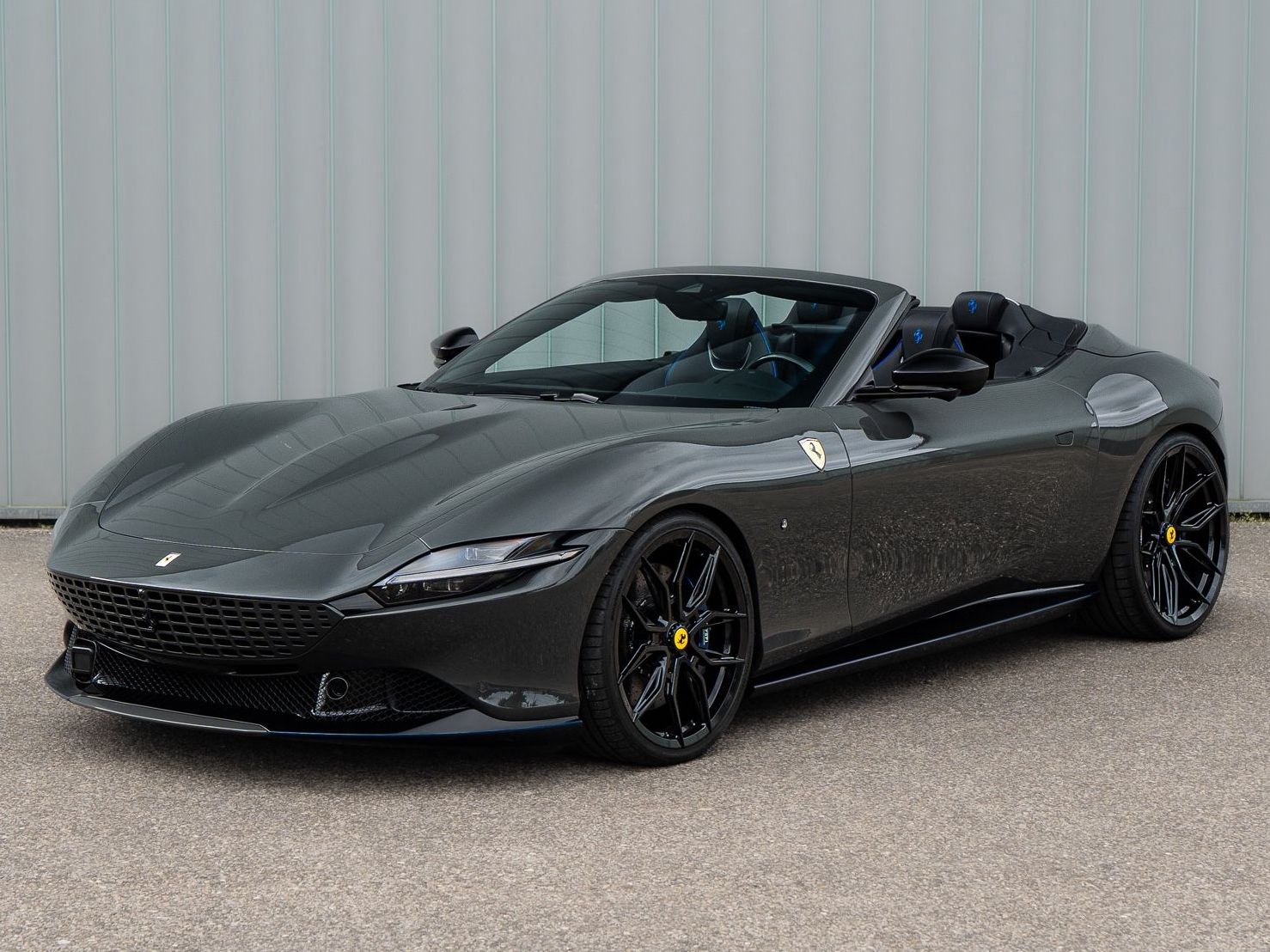 FERRARI Roma