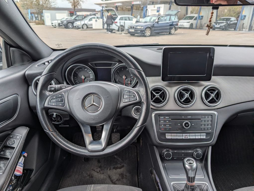 Image of Mercedes-Benz CLA 180 Shooting Brake