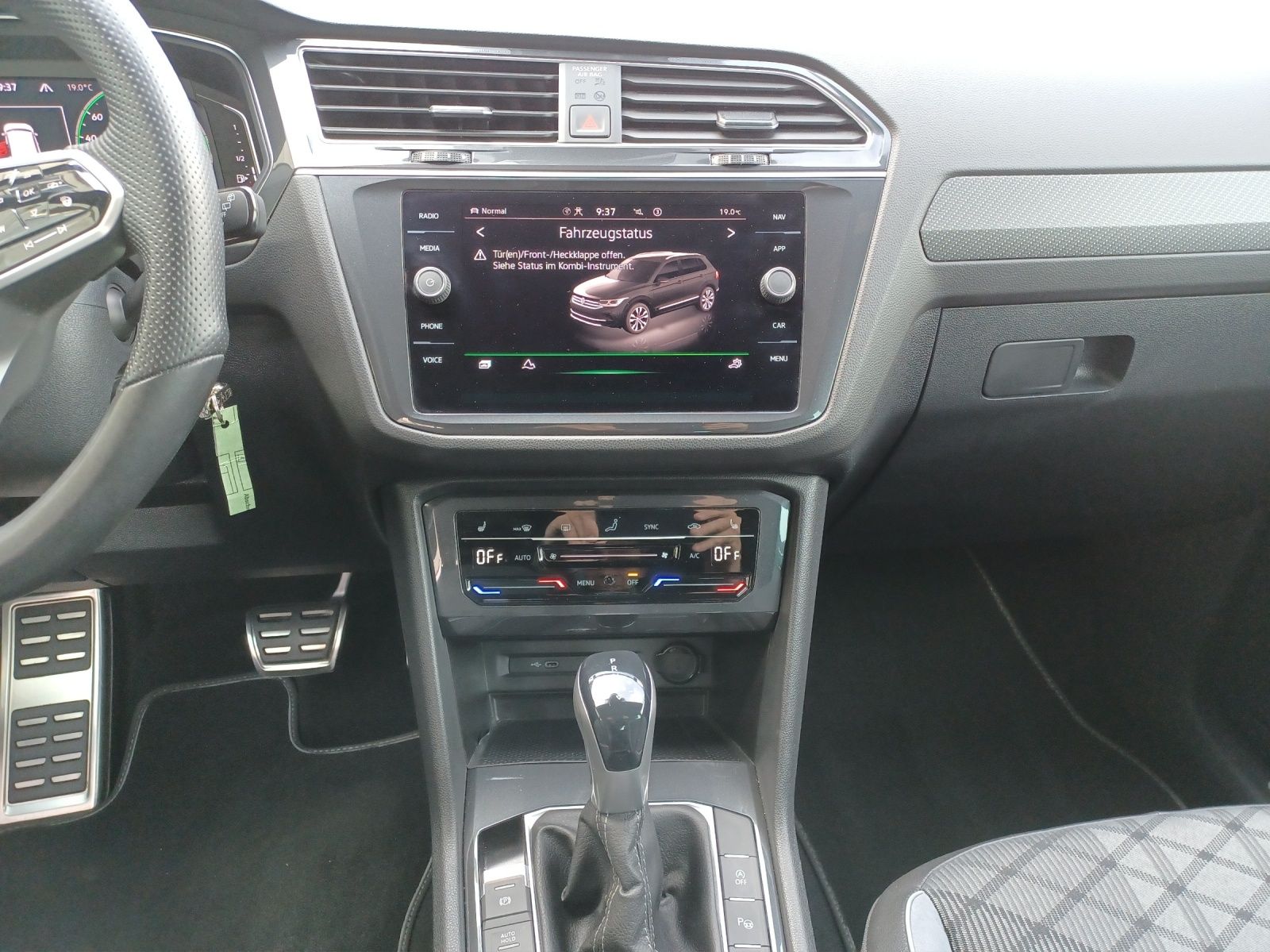 Fahrzeugabbildung Volkswagen Tiguan TSI R-Line 4M DSG R-Lin STH Matrix AHK Na