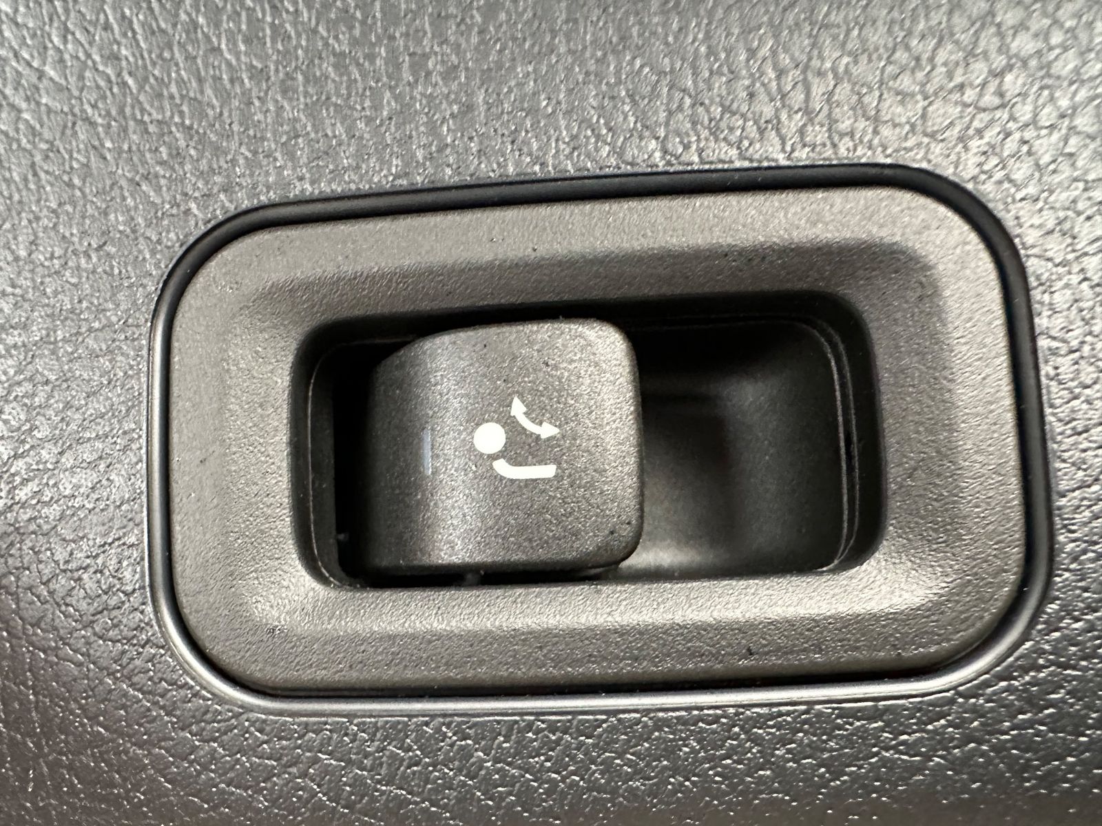 Fahrzeugabbildung Mercedes-Benz GLB 200 d Progressive Advanced NAV+LED+AHK