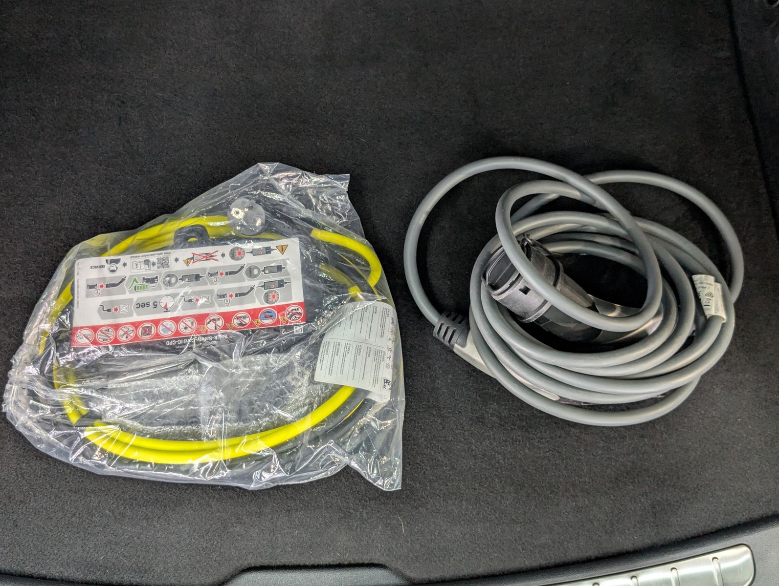 Fahrzeugabbildung MINI Countryman SE (Cooper) Essential Trim All4 94%So