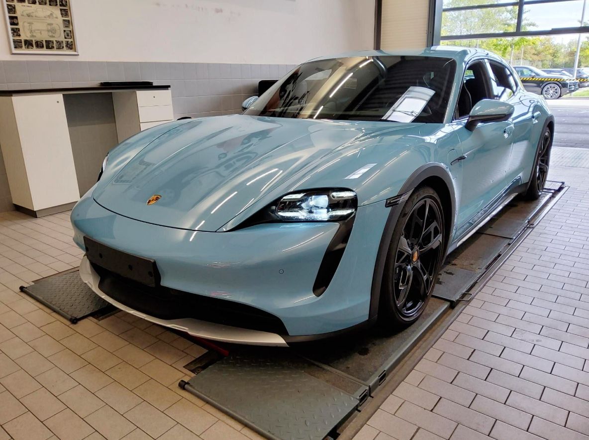 Porsche Taycan 4 CT Chrono ACC BOSE Matrix 360°Cam 21"