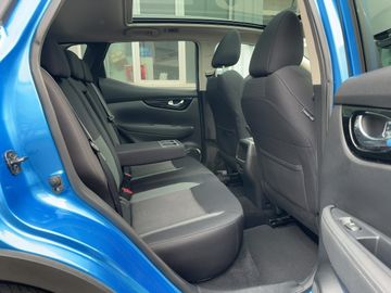 Nissan Qashqai 1.3 DIG-T N-CONNECTA 140PS 360° KAMERA