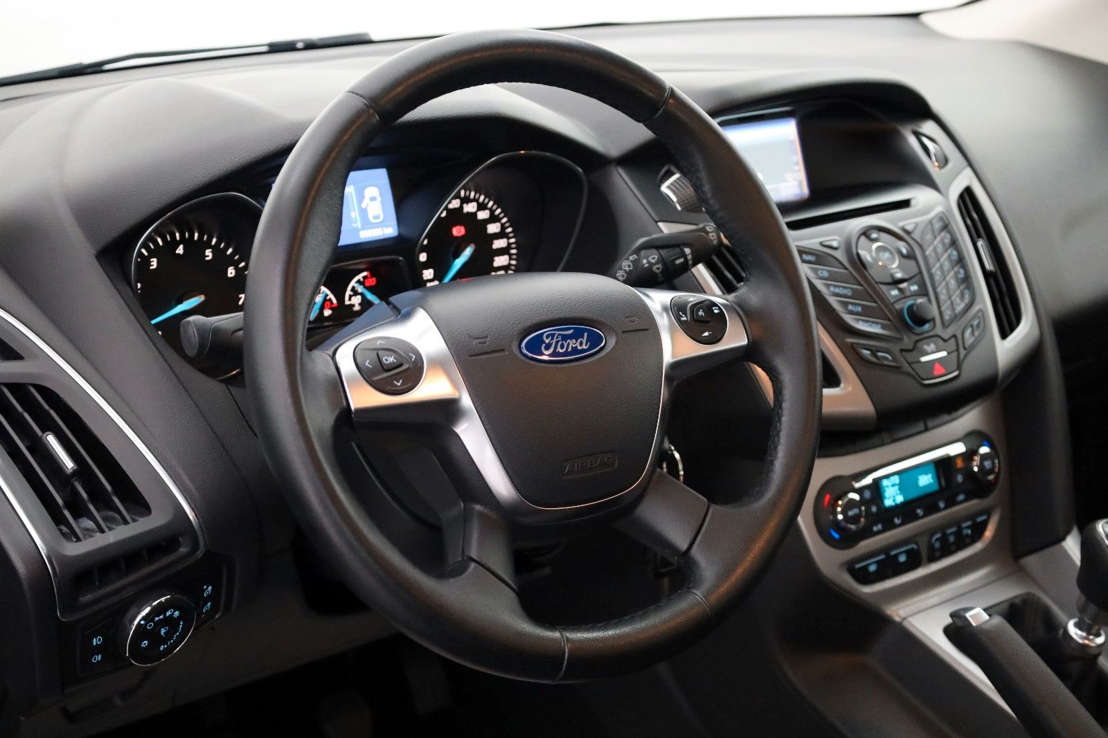 Fahrzeugabbildung Ford Focus Turnier Sync Edition Navi,SH,PDC,SR+WR