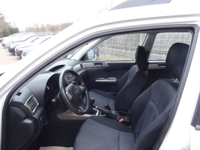 Fahrzeugabbildung Subaru Forester Comfort/4x4/Pano/AHK/Xenon/PDC/2.Hd/