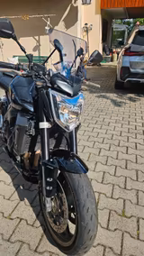 Yamaha FZ1 RN16 mit Scheibe und Sport-Schalldämpfer - YAMAHA FZ