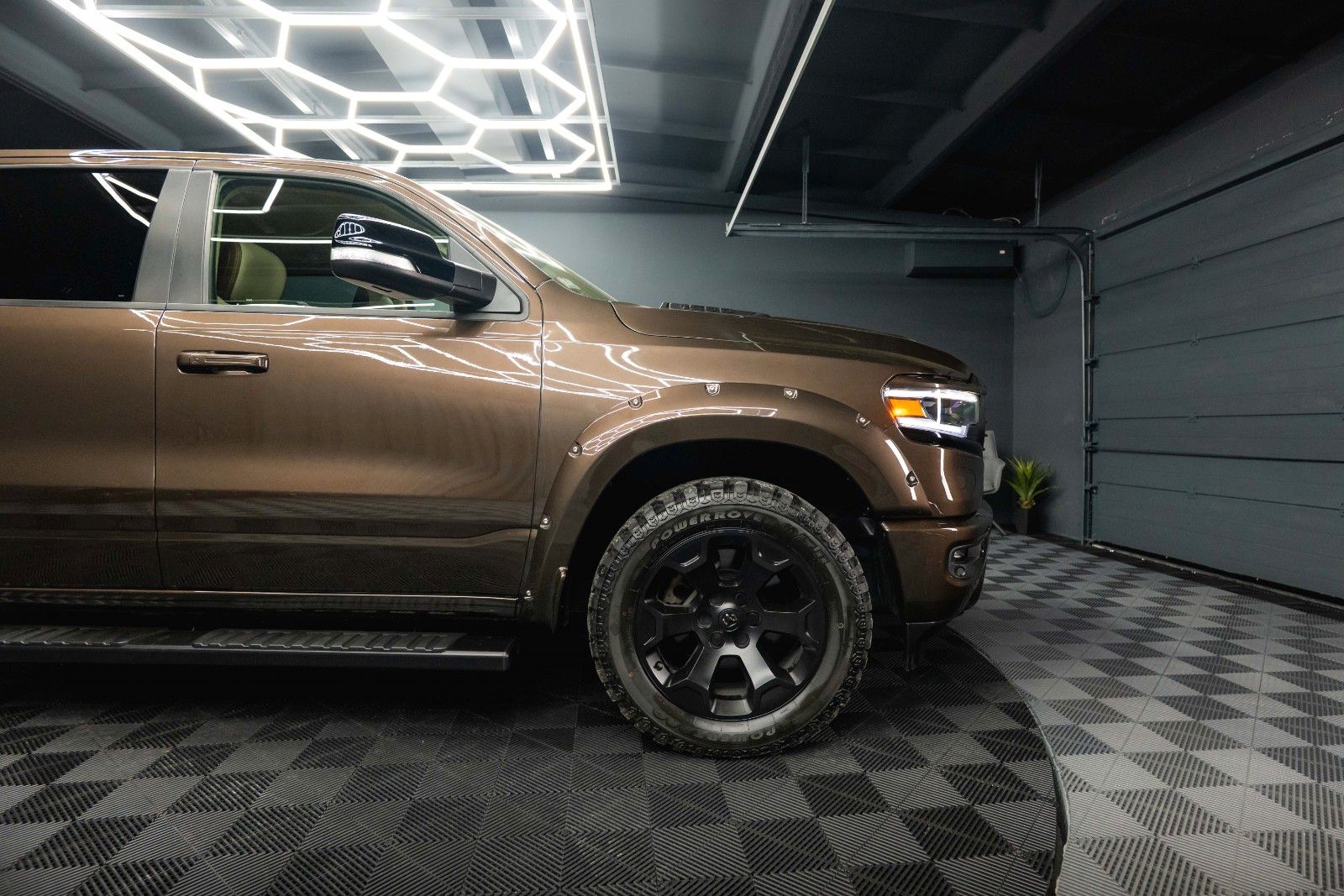 Fahrzeugabbildung Dodge RAM 5.7 V8 HEMI 4x4 LARAMIE Limited Offroad LED