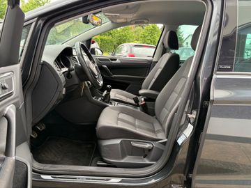 Fahrzeugabbildung Volkswagen Golf Sportsvan VII Allstar Temp. Klimaaut. uvm.