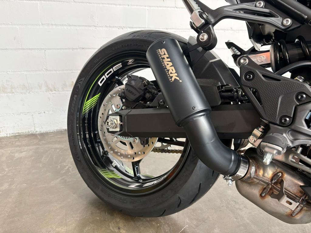Kawasaki Z900 Edition edler Umbau: Leo Vince, Bagster,...