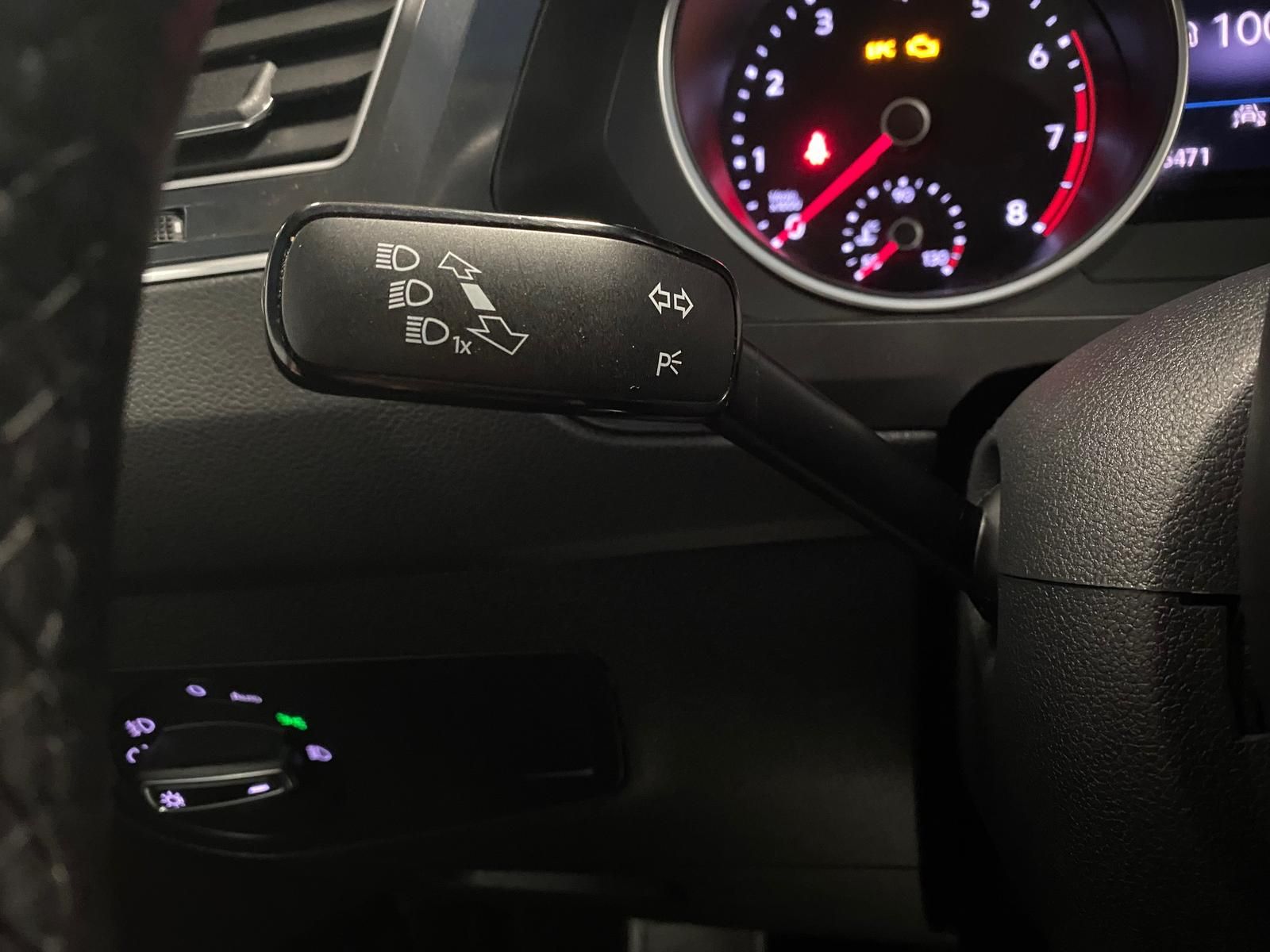 Fahrzeugabbildung Volkswagen Tiguan Comfortline Android Auto+APP+NAVI+ACC+PDC