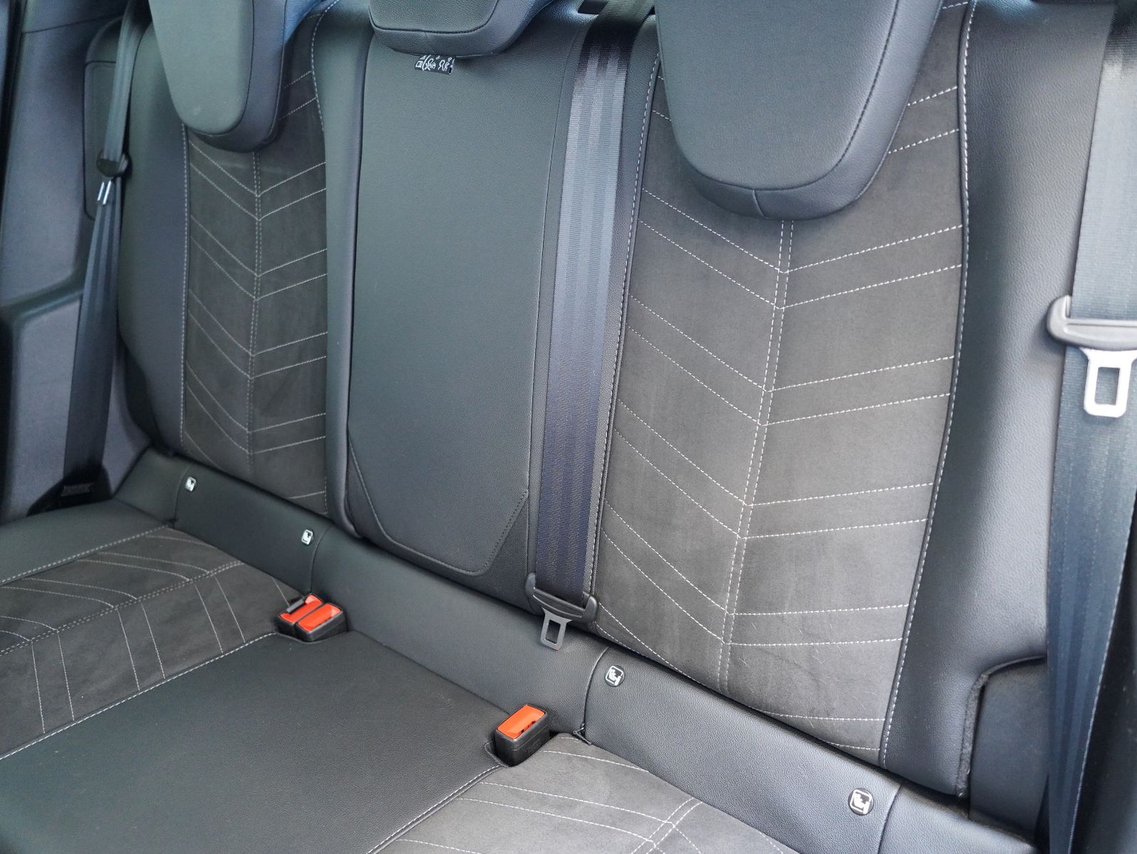 Fahrzeugabbildung Opel Mokka e Ultimate INTELLILUX/ACC/NAVI/SOH
