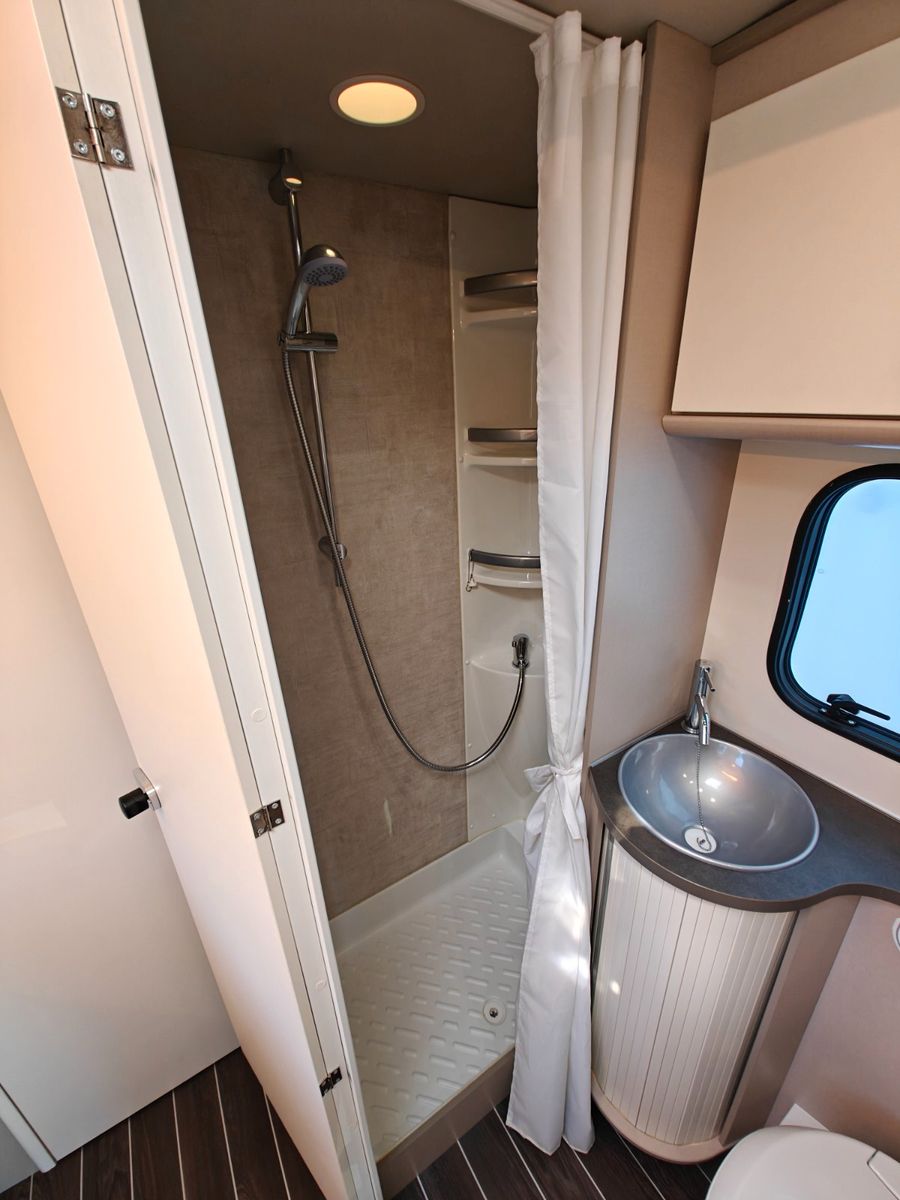 Fahrzeugabbildung XGO Dynamic 98 P  - SAT, TV, Markise, Luftfeder -