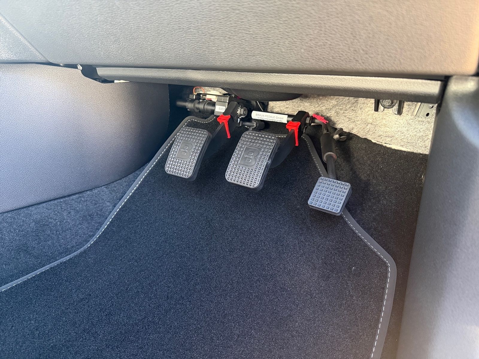 Fahrzeugabbildung Kia SPORTAGE 1.6D 48V 2WD DCT SPI DRIVE FAHRSCHULE