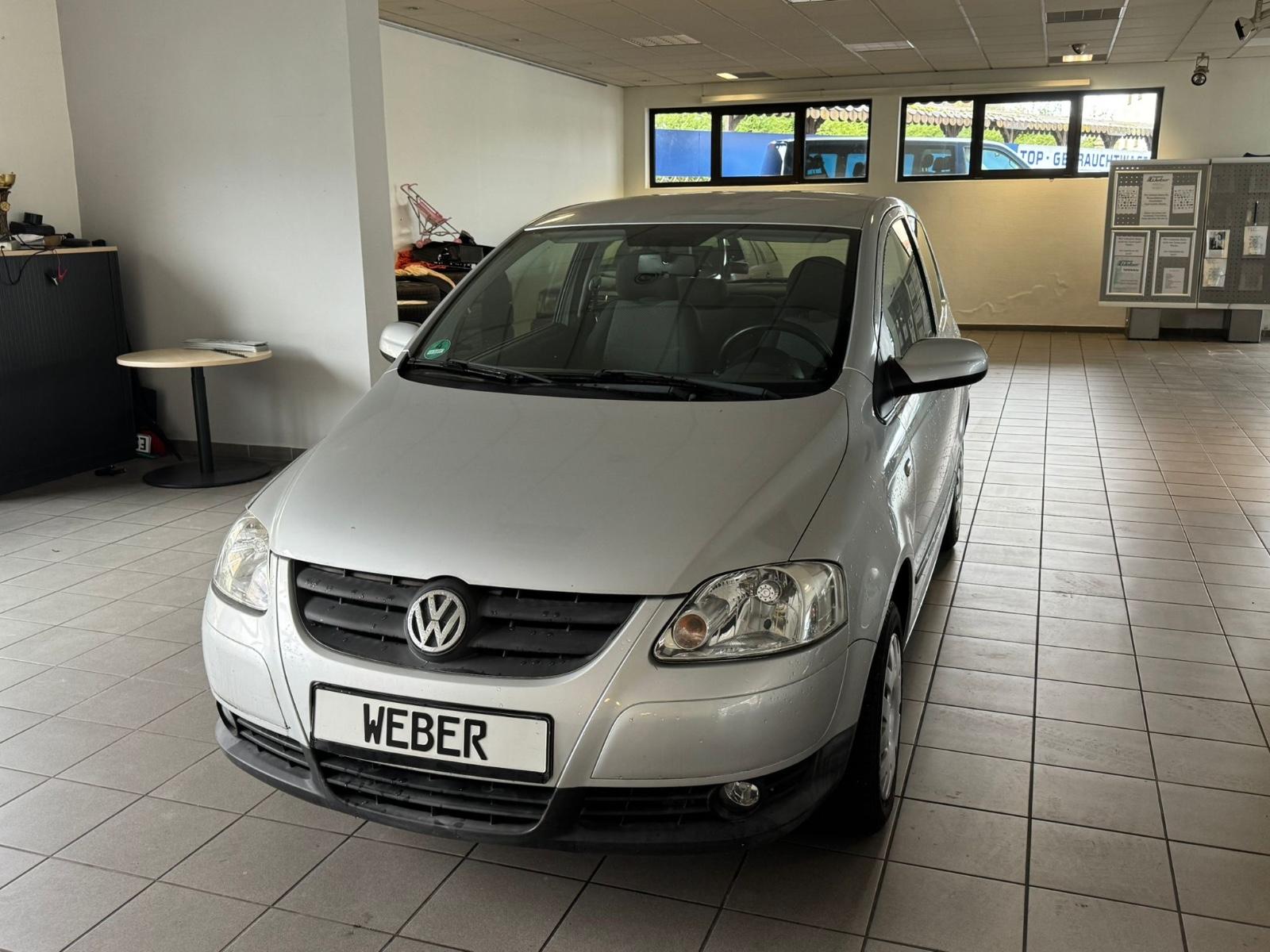 Volkswagen Fox Basis Klima / TÜV  NEU