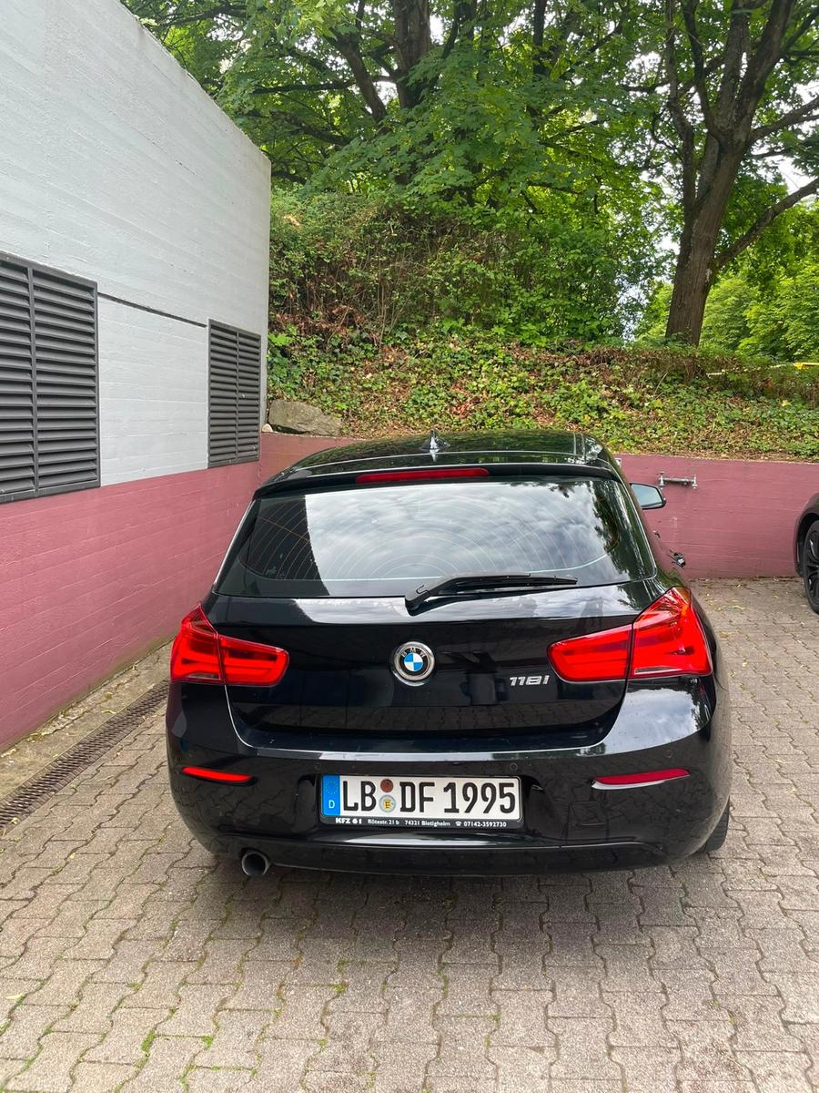BMW 118i Advantage| EZ 2017 | 136 PS 