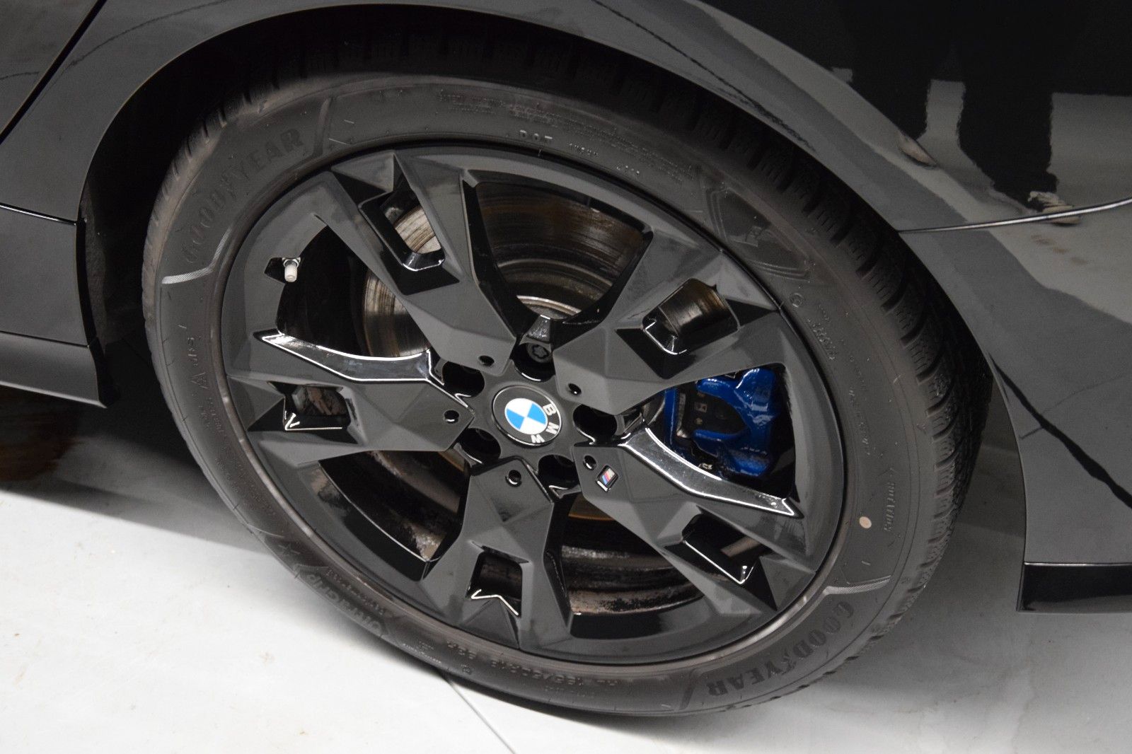 Fahrzeugabbildung BMW M135 i xDrive Pano HuD ACC AHK h/k Memory Kamera