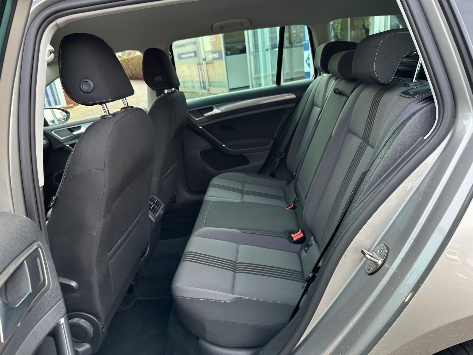Fahrzeugabbildung Volkswagen Golf VII Variant 1.6 TDI Allstar AHK/Navi/SHZG
