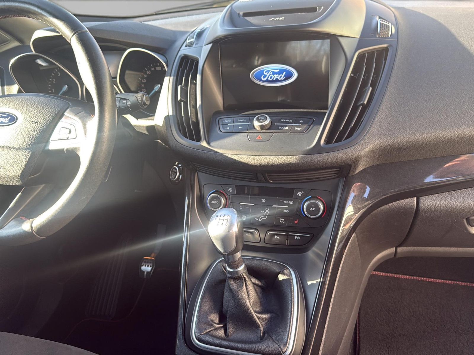 Fahrzeugabbildung Ford Kuga ST-Line/ AHK/ 1. Hand/