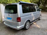 Volkswagen T5 California mit Aufstelldach und Küche. - Volkswagen: mit Aufstelldach