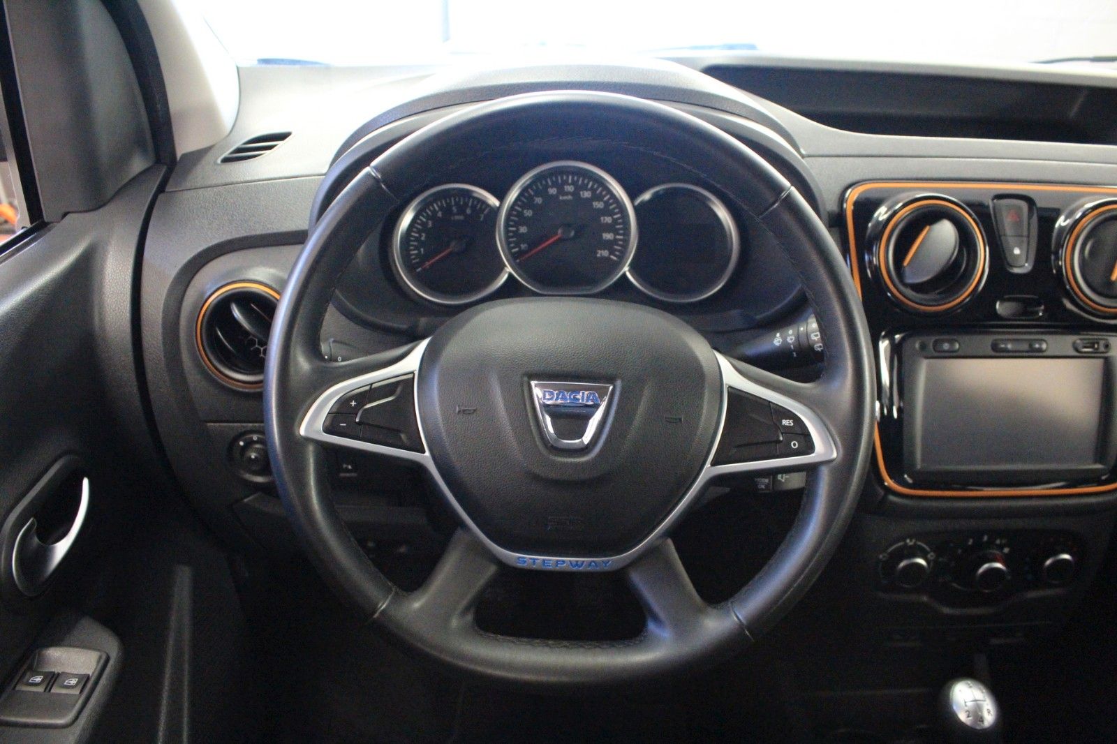 Fahrzeugabbildung Dacia Dokker TCe 115 Stepway *Navi*Klima*AHK