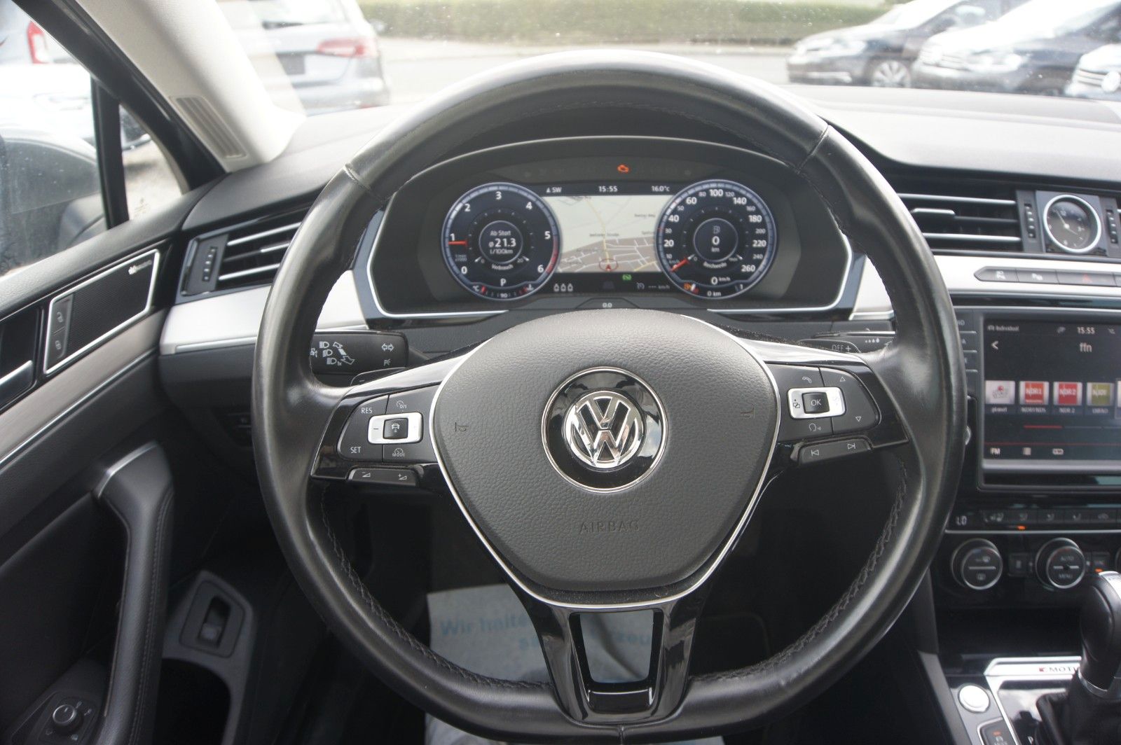 Fahrzeugabbildung Volkswagen Passat Variant Highline 4Motion PDC KAMERA PANO