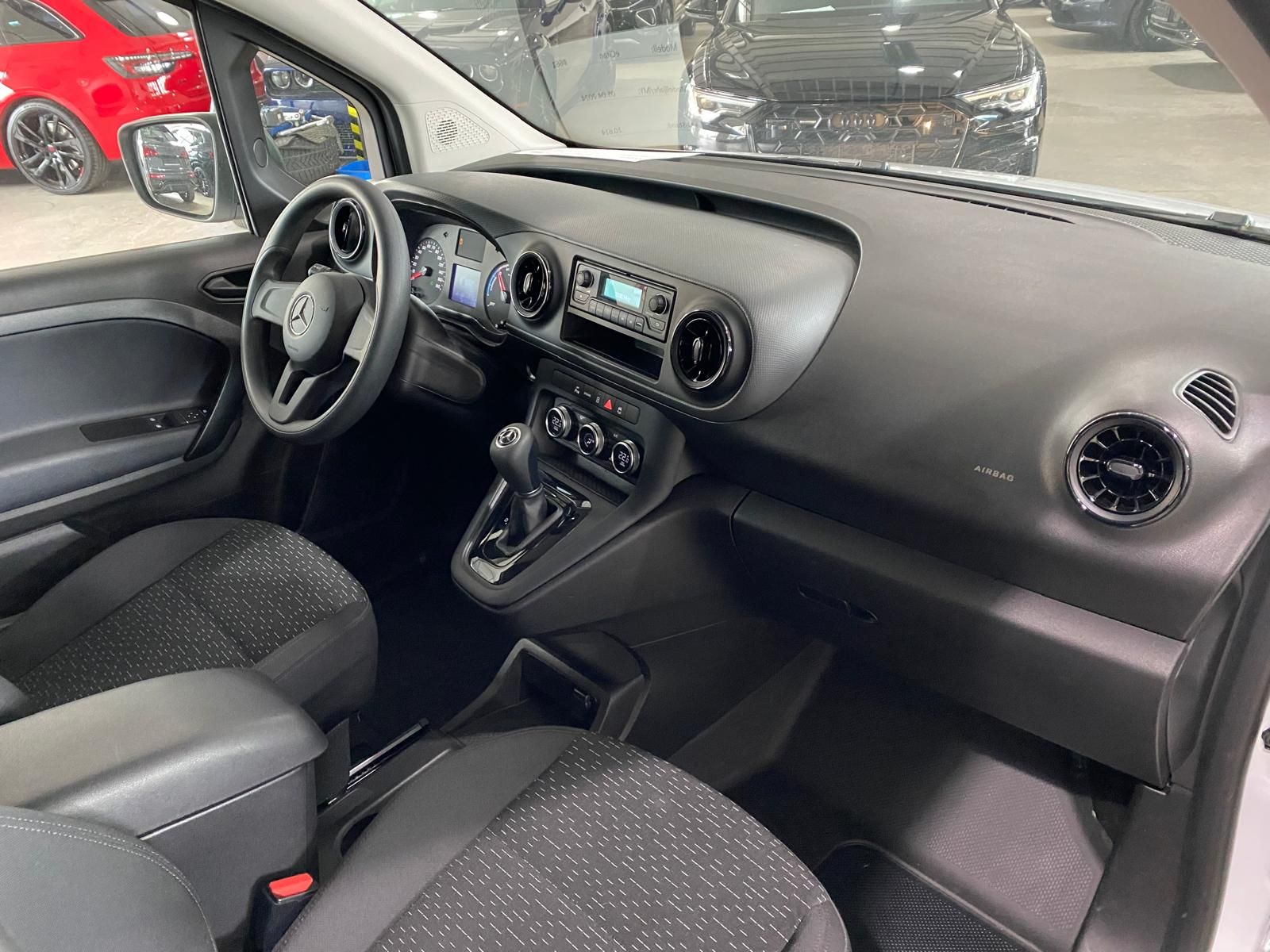 Fahrzeugabbildung Mercedes-Benz eCitan Kasten/Standard/AHK/