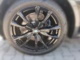 BMW X7 M60i xDrive M SPORT INDIVI GUNMETAL II METALL - gebrauchte BMW X7 M60 aus dem Jahr 2024