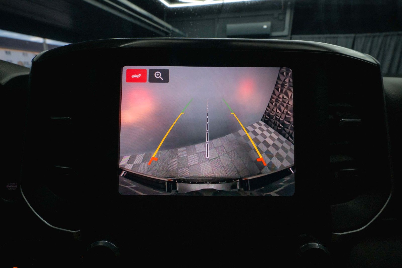 Fahrzeugabbildung Dodge RAM 5.7 V8 HEMI 4x4 OFFROAD Night PUNISHER 19%