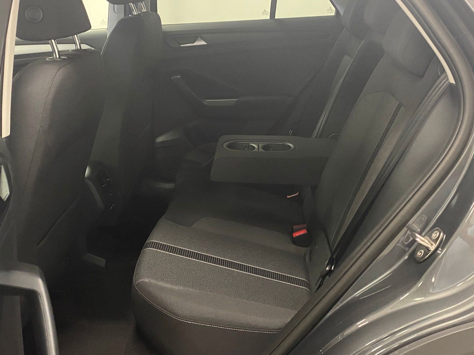 Fahrzeugabbildung Volkswagen T-Roc 1.5 TSI DSG Life+FACELIFT+NAVIGATION+KAMER