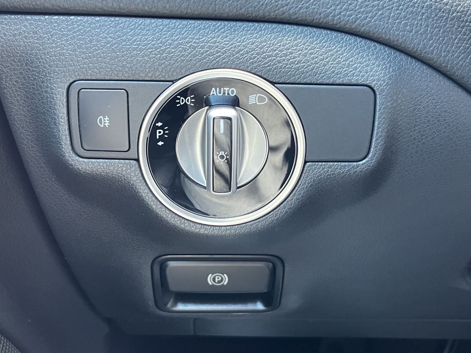 Fahrzeugabbildung Mercedes-Benz GLA 200*Automatik*AMG Line*LED*SHZ*Kam*PDC*NAVI*