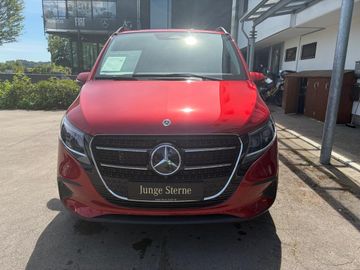 Mercedes V 220 - 4