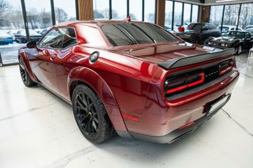 Dodge Challenger - 4