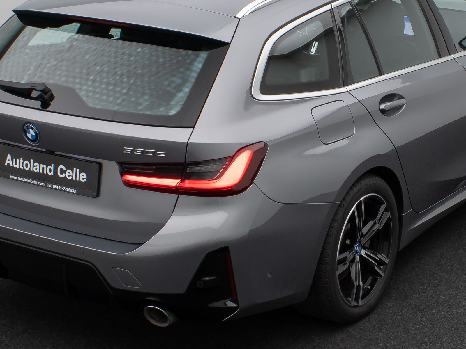 Fahrzeugabbildung BMW 330e M Sport Kamera HUD DAB H/K Alarm LED 18Zoll