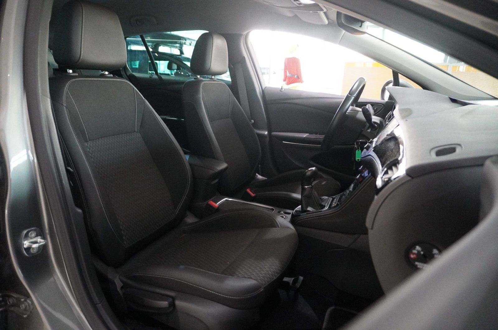 Fahrzeugabbildung Opel Astra K ST 1.4T INNOV. NAVI/LED/KAMERA/SPORT/AHK