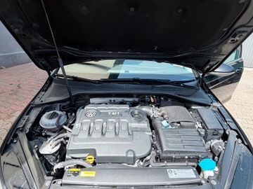 Volkswagen Golf - 11