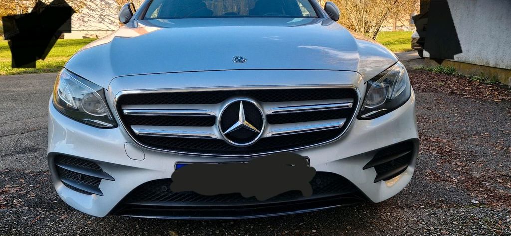 Image of Mercedes-Benz E 220