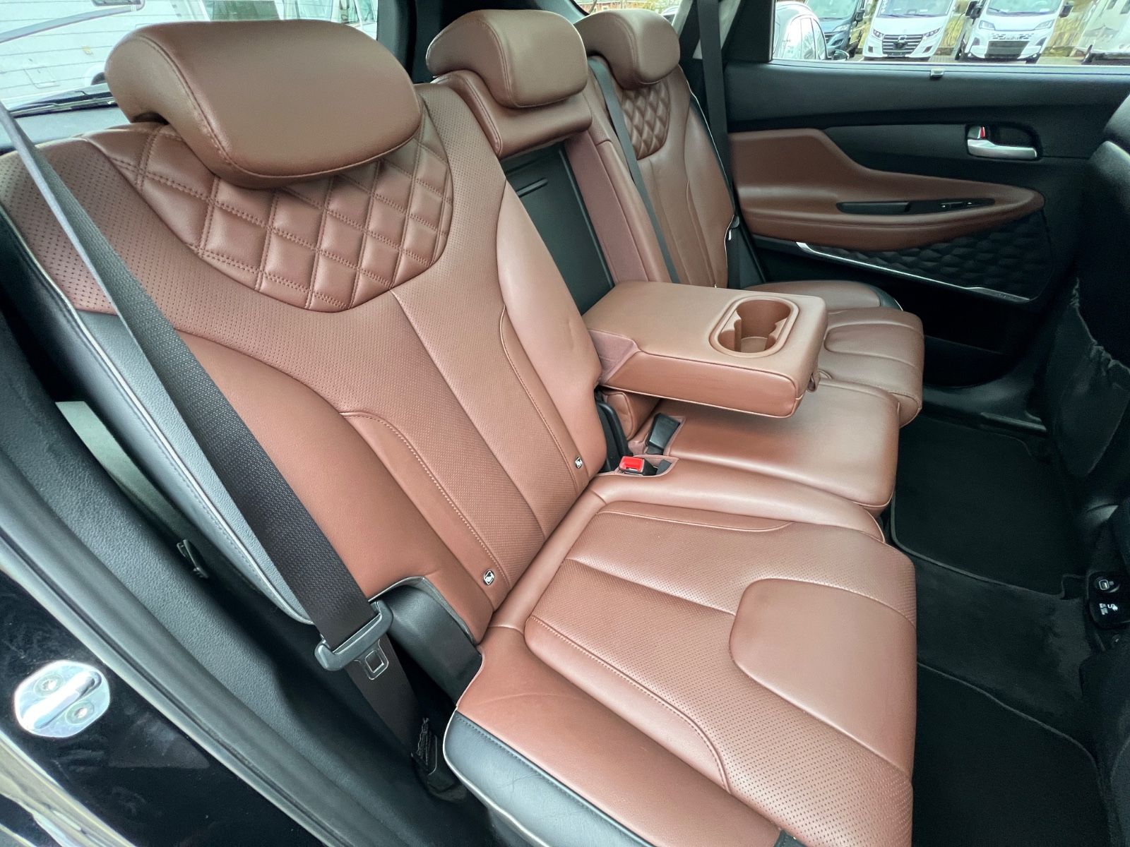 Fahrzeugabbildung Hyundai HYUNDAI SANTA FE 1.6 HEV 4WD Signature