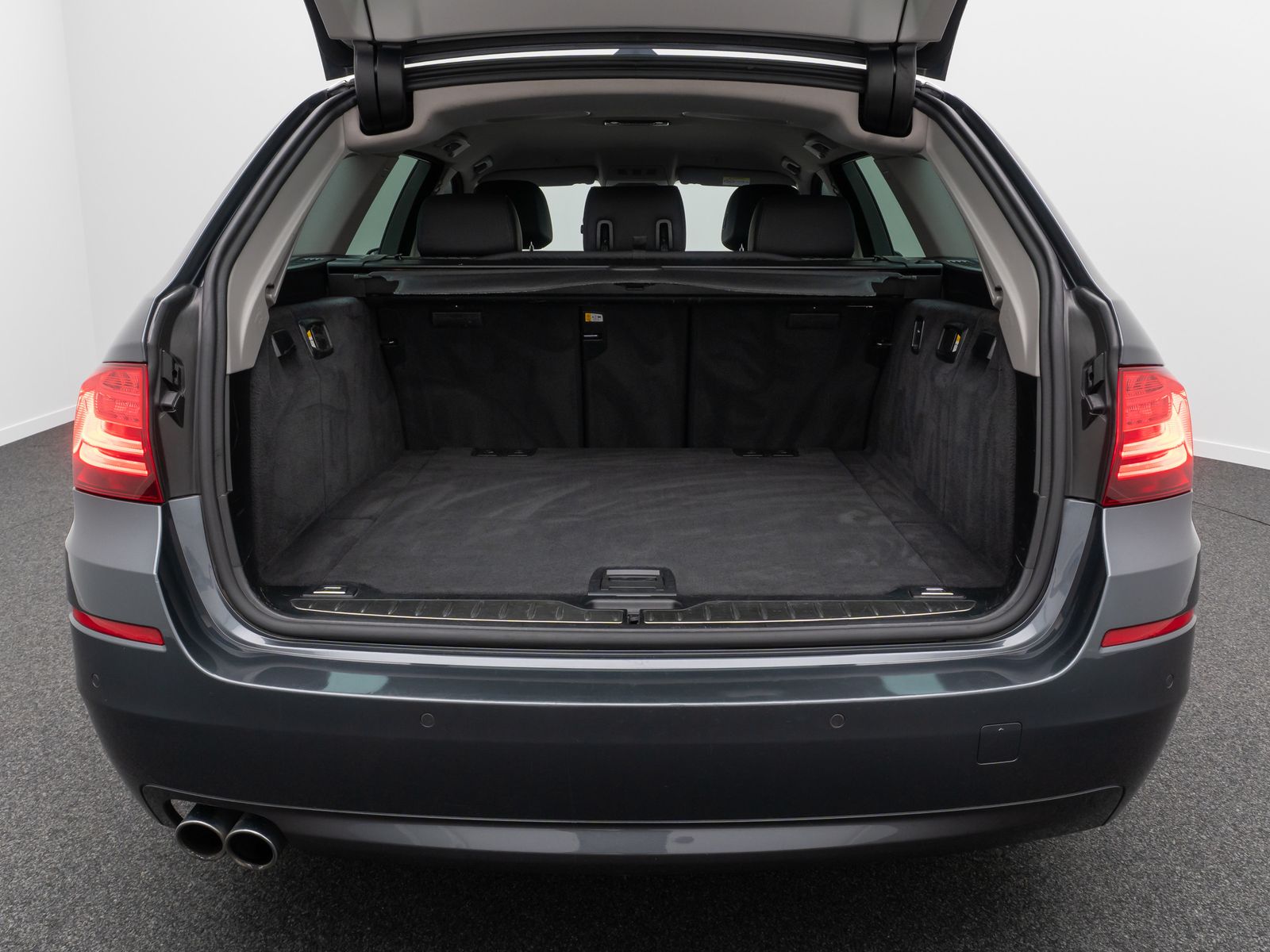 Fahrzeugabbildung BMW 520d  Aut Kamera NaviBusiness HiFi BiXenon Leder