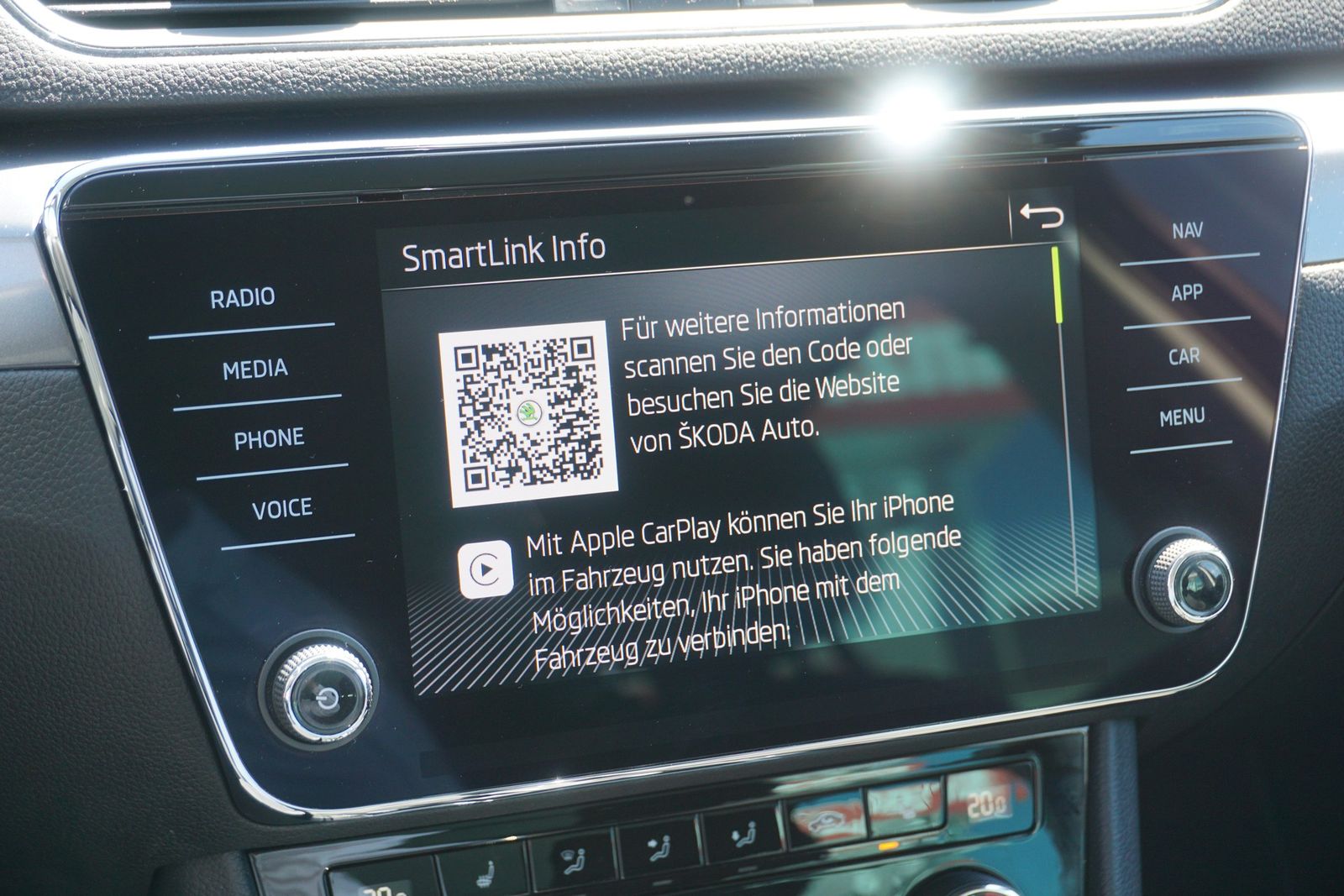 Skoda Superb Combi 1.5 TSI Active LED Navi Sitzheizung foto 13