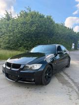 BMW E90 330i M Paket  - BMW 330: 330i E90